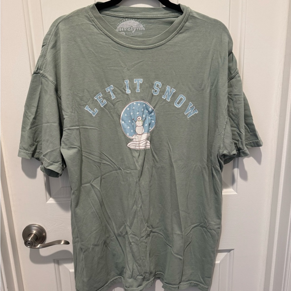 Olive Lynn Boutique Green 'Let It Snow' T-Shirt Size XL